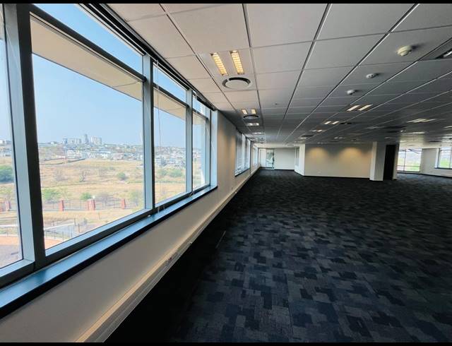 3,000M² OFFICE TO LET IN WATERFALL